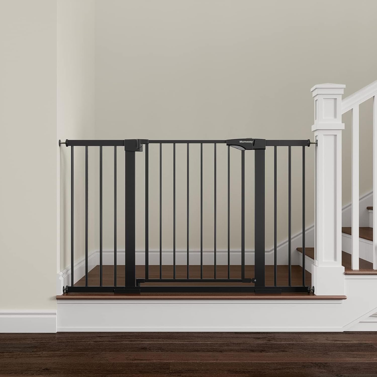 Mumeasy 29.7-51″ Extra Wide Baby & Dog Safety Gate for Stairs & Doorways